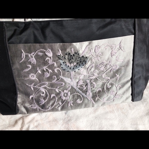 Silky, Oriental Flower, Embroidered Purse - Picture 7 of 8